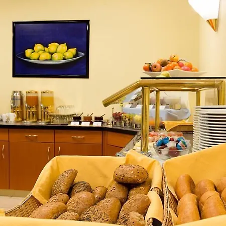 Panorama Hotel 3*